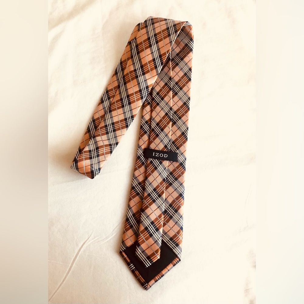 IZOD NeckTie - Picture 4 of 5